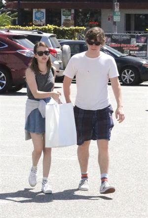 Emma Roberts - Spotted shopping at Samy's in Los Angeles (30.03.2013) 