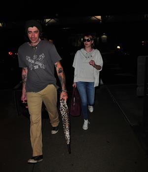 Emma Roberts lands in Wilmington to continue filming 'We're the Millers' (09 August 2012)