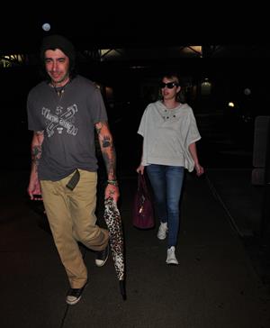 Emma Roberts lands in Wilmington to continue filming 'We're the Millers' (09 August 2012)