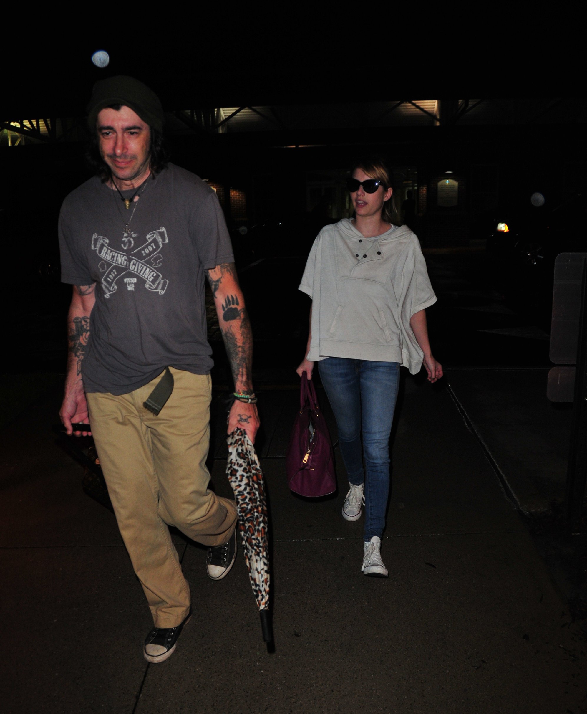 Emma Roberts lands in Wilmington to continue filming 'We're the Millers' (09 August 2012)