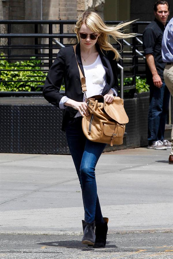 Emma Stone - out and about in New York City (17.05.2013) 