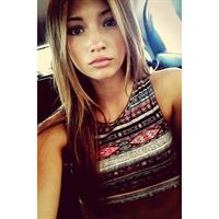 Lorena Rae taking a selfie