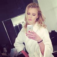 Sigrid Agren taking a selfie