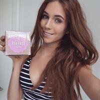 Talisa Loup taking a selfie