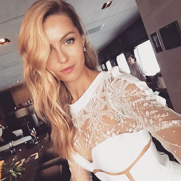 Valentina Zelyaeva taking a selfie