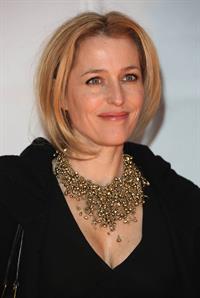 Gillian Anderson - Cirque Du Soleil's Kooza 1/8/13  
