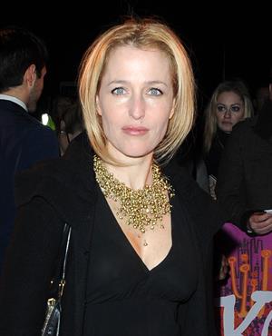 Gillian Anderson - Cirque Du Soleil's Kooza 1/8/13  
