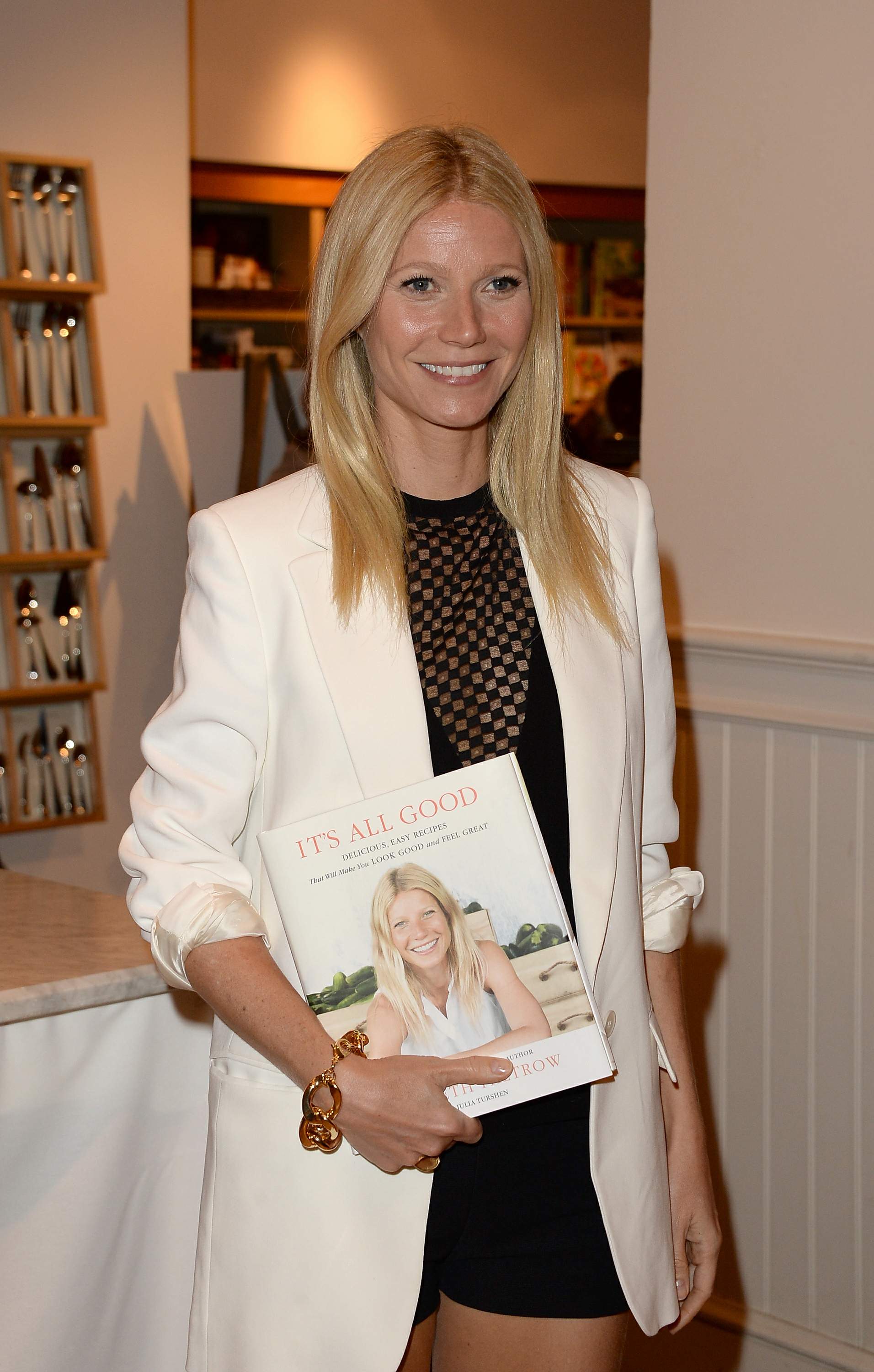 Gwyneth Paltrow Pictures Gwyneth Paltrow Book signing at Williams-Sonoma in Beverly Hills on Apr. 5, 2013
