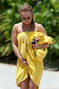 Hayden Panettiere 53Bikini candis at Miami Beach 12.05.13 