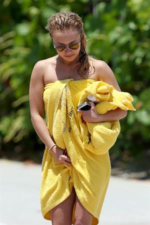 Hayden Panettiere 53Bikini candis at Miami Beach 12.05.13 