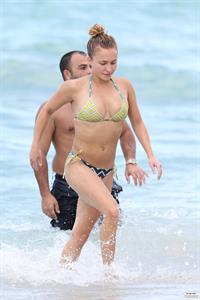 Hayden Panettiere - Bikini candids in Miami 9/1/13