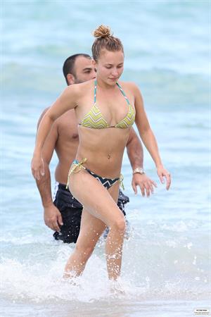 Hayden Panettiere - Bikini candids in Miami 9/1/13
