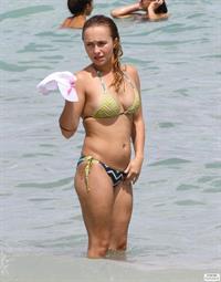 Hayden Panettiere - Bikini candids in Miami 9/1/13