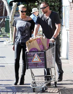 Heidi Klum Grocery shopping in Brentwood