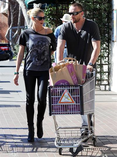 Heidi Klum Grocery shopping in Brentwood