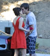 Zooey Deschanel - O&A in Los Angeles - August 5, 2012