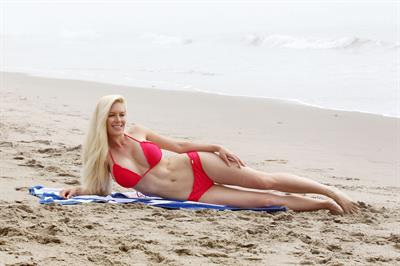 Heidi Montag Spends some time on the beach in Santa Monica (November 8, 2012)  (bikini)