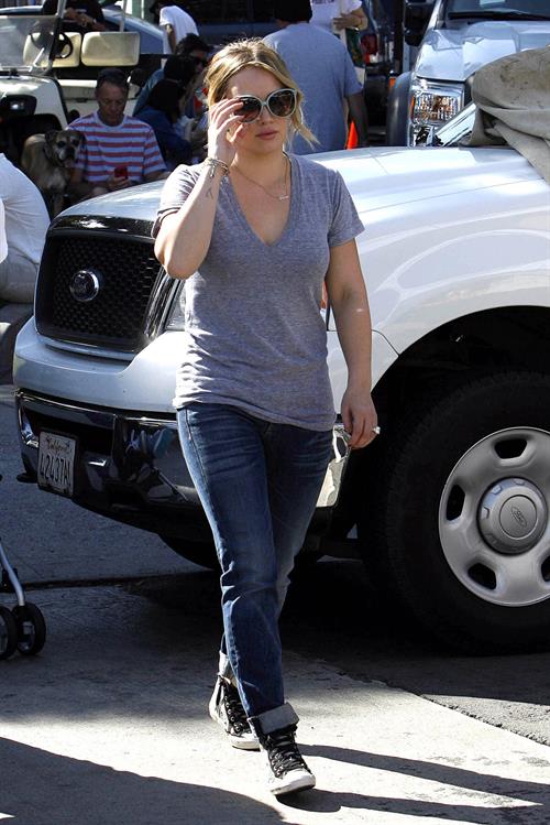 Hilary Duff – Farmers Market in Studio City 11/10/13  