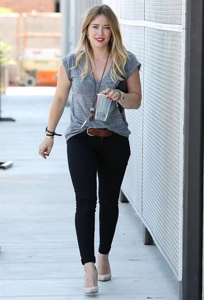 Hilary Duff Stops at Starbucks for an iced drink while out and about in Los Angeles (September 6, 2013) 