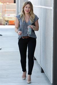 Hilary Duff Stops at Starbucks for an iced drink while out and about in Los Angeles (September 6, 2013) 