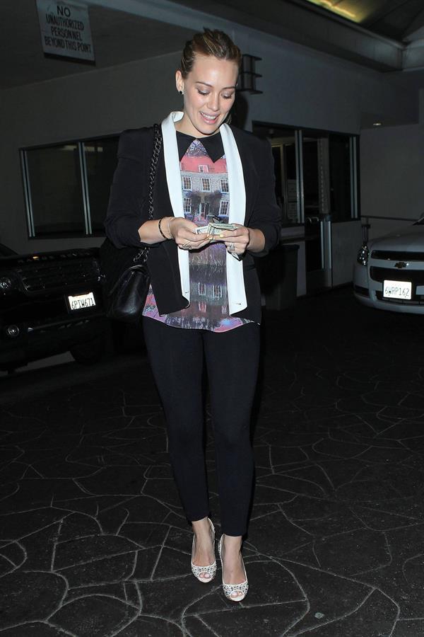 Hilary Duff Goes to dinner with a companion at E. Baldi Restaurant in Beverly Hills (May 8, 2013) 