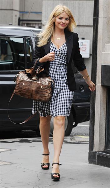 Holly Willoughby - Ivy Restaurant, London - July 18, 2012