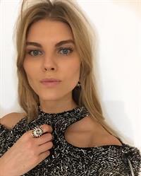 Maryna Linchuk taking a selfie