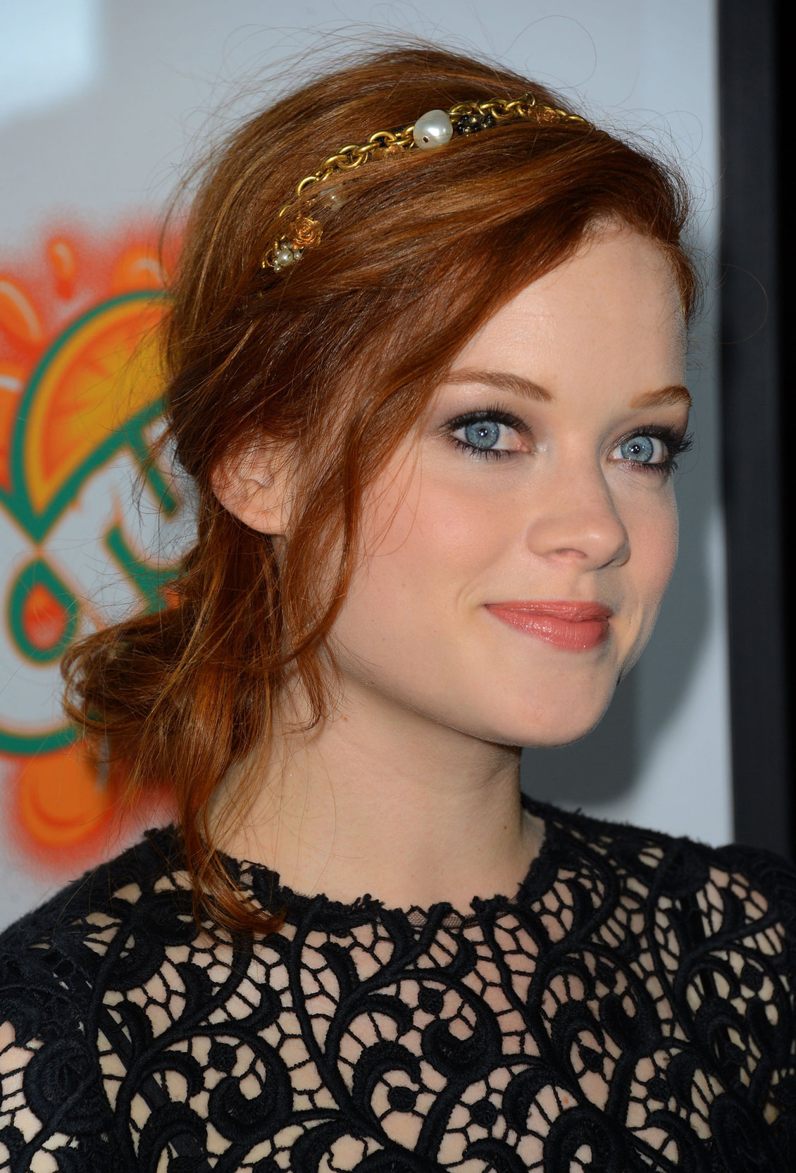 Jane Levy Pictures. 