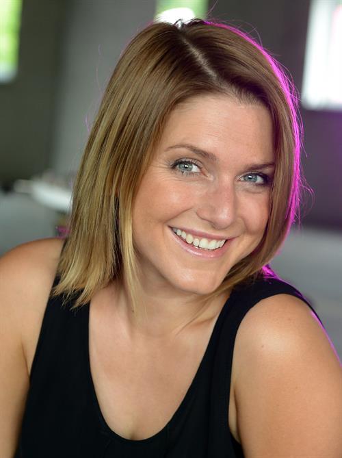 Jeanette Biedermann posiert am Rande der Dreharbeiten zur Serie 'Hauptstadtrevier' in Berlin 26.07.12