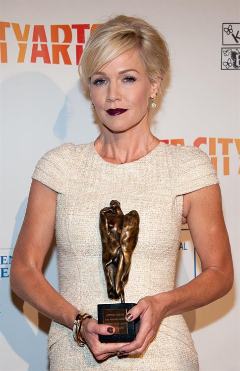 Jennie Garth Inner-City Arts Gala (Oct 17, 2012) 