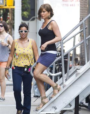 Jennifer Aniston - In a wig on the the set of Squirrels to the Nuts in New York City (19.07.2013) 