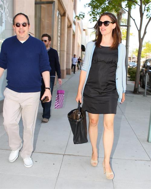 Jennifer Garner Pictures Jennifer Garner out about in Beverley Hills on May 25, 2011