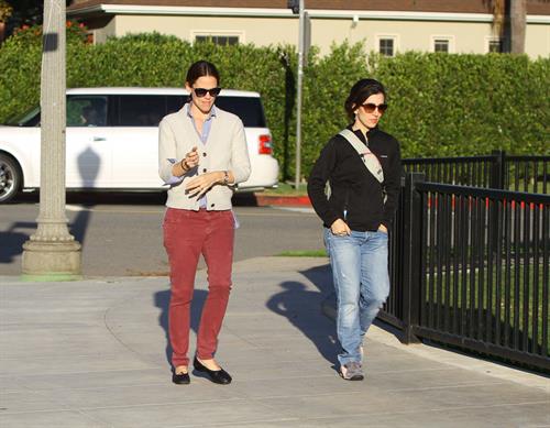 Jennifer Garner - Spotted in Los Angeles on January 30, 2013