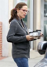 Jennifer Garner stops for coffee at Cafe Lue in LA October 4, 2012 