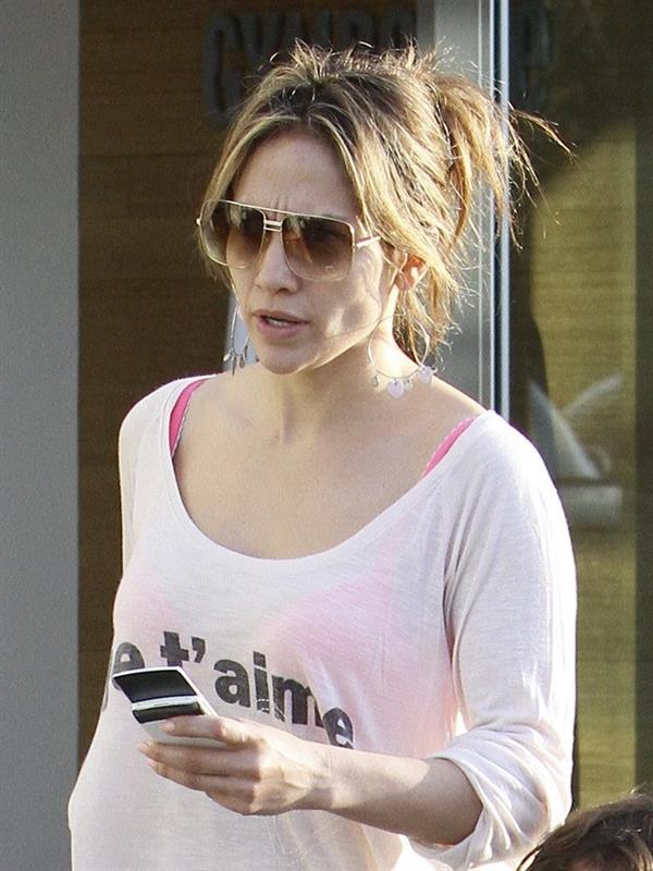 Jennifer Lopez Out shopping at the Grove in LA on March 15, 2013