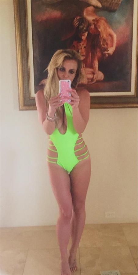 Britney Spears in a bikini taking a selfie