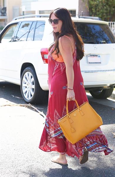 Jennifer Love Hewitt in Los Angeles 10/7/13  