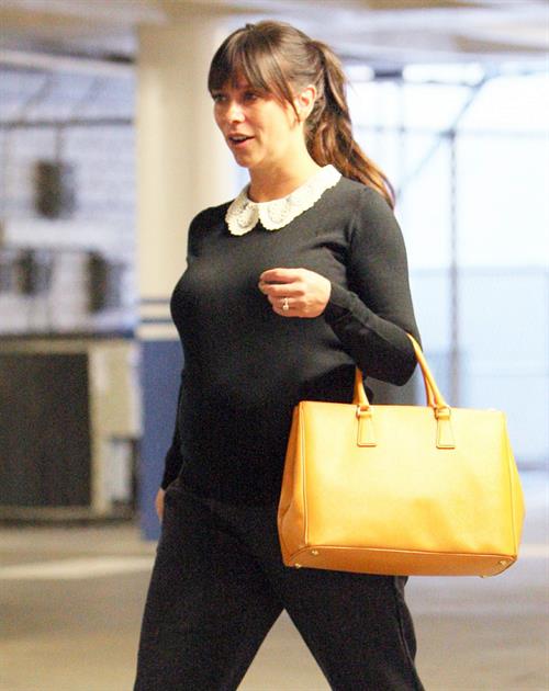 Jennifer Love Hewitt spotted out and about in Beverly Hills October 1, 2013 