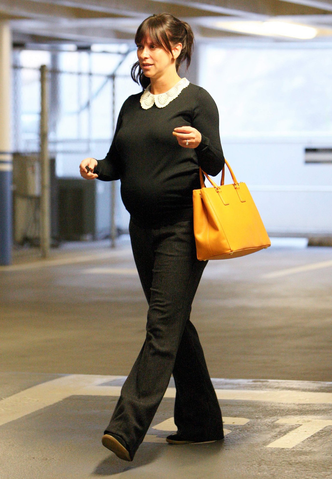 Jennifer Love Hewitt spotted out and about in Beverly Hills October 1, 2013 