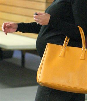 Jennifer Love Hewitt spotted out and about in Beverly Hills October 1, 2013 