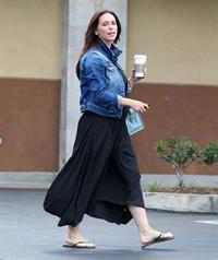 Jennifer Love Hewitt out at Starbucks in Los Angeles August 9, 2013 