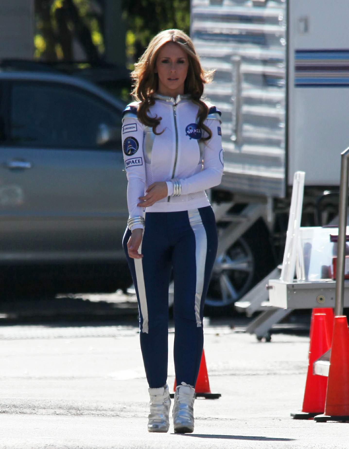 Jennifer Love Hewitt Pictures Jennifer Love Hewitt On the set of The Client List in Los Angeles January 4, 2013