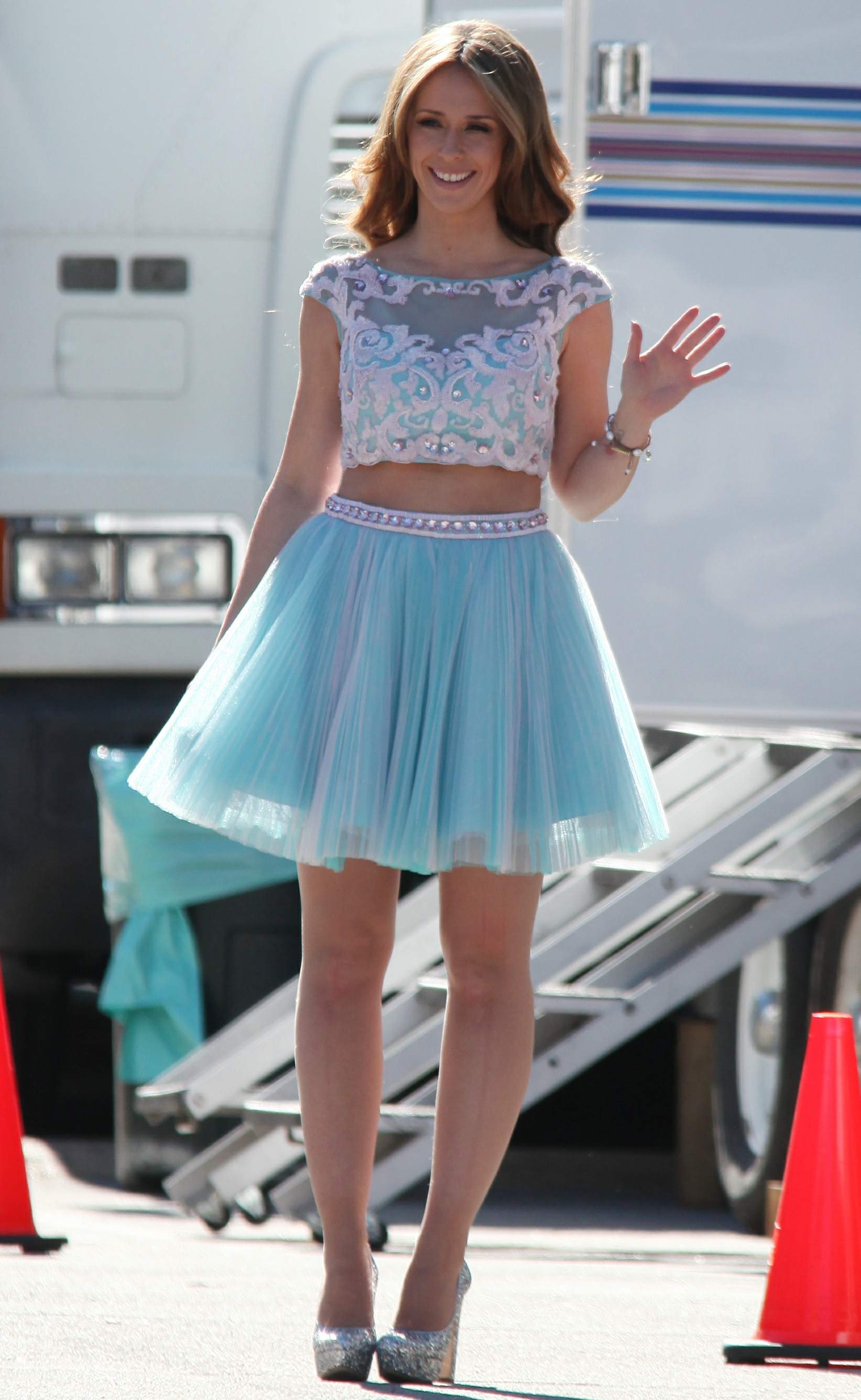 Jennifer Love Hewitt Pictures Jennifer Love Hewitt On the set of The Client List in Los Angeles January 4, 2013