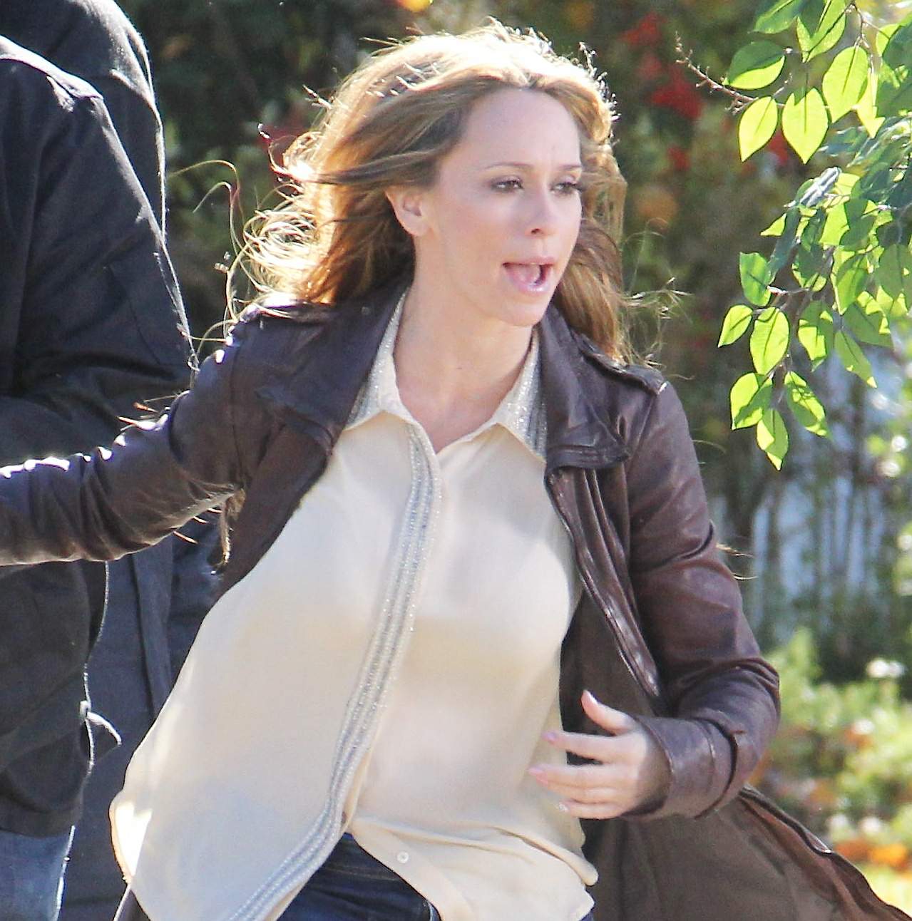 Jennifer Love Hewitt Pictures Jennifer Love Hewitt filming The Client List and really getting into character in between takes. January 10, 2013