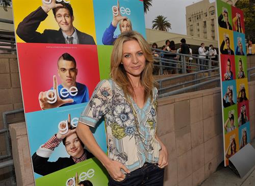 Jessalyn Gilsig -  Glee  Los Angeles Premiere on May 11, 2009
