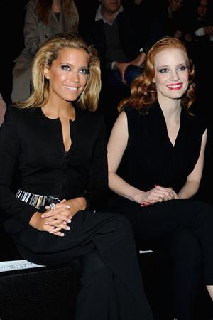 Jessica Chastain attends the Paris Fashion Week in Paris (02.03.2013) 