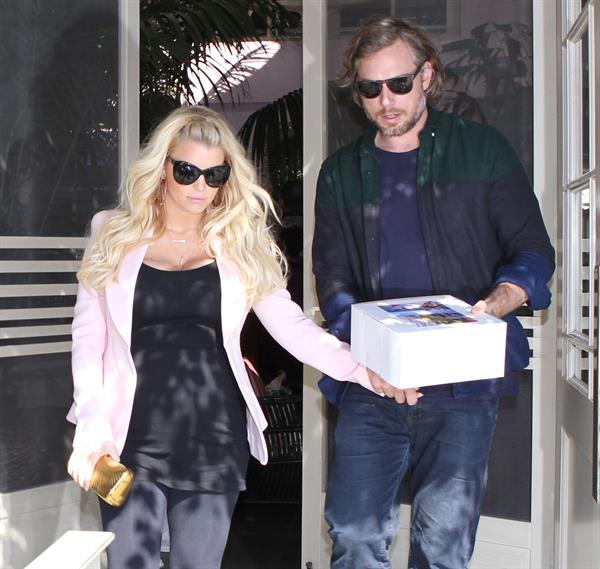 Jessica Simpson at The Ivy in Beverly Hills 2/14/13 