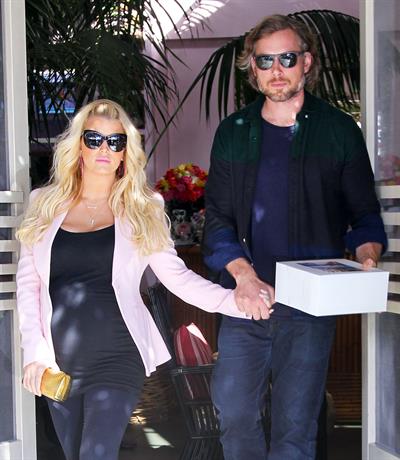 Jessica Simpson Pictures Jessica Simpson at The Ivy in Beverly Hills 2/14/13