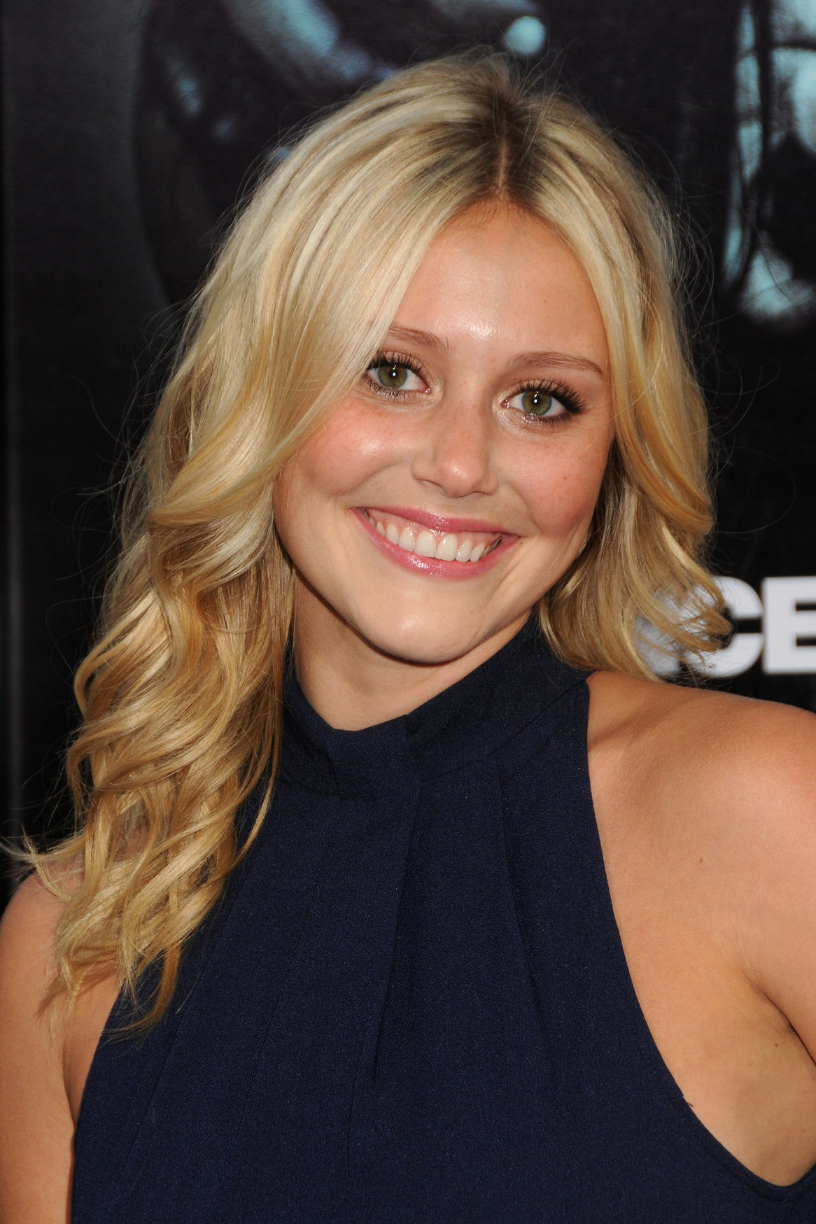 Julianna Guill - The Apparition Premiere at Grauman's Chinese Theatre in Los Angeles - August 23, 2012