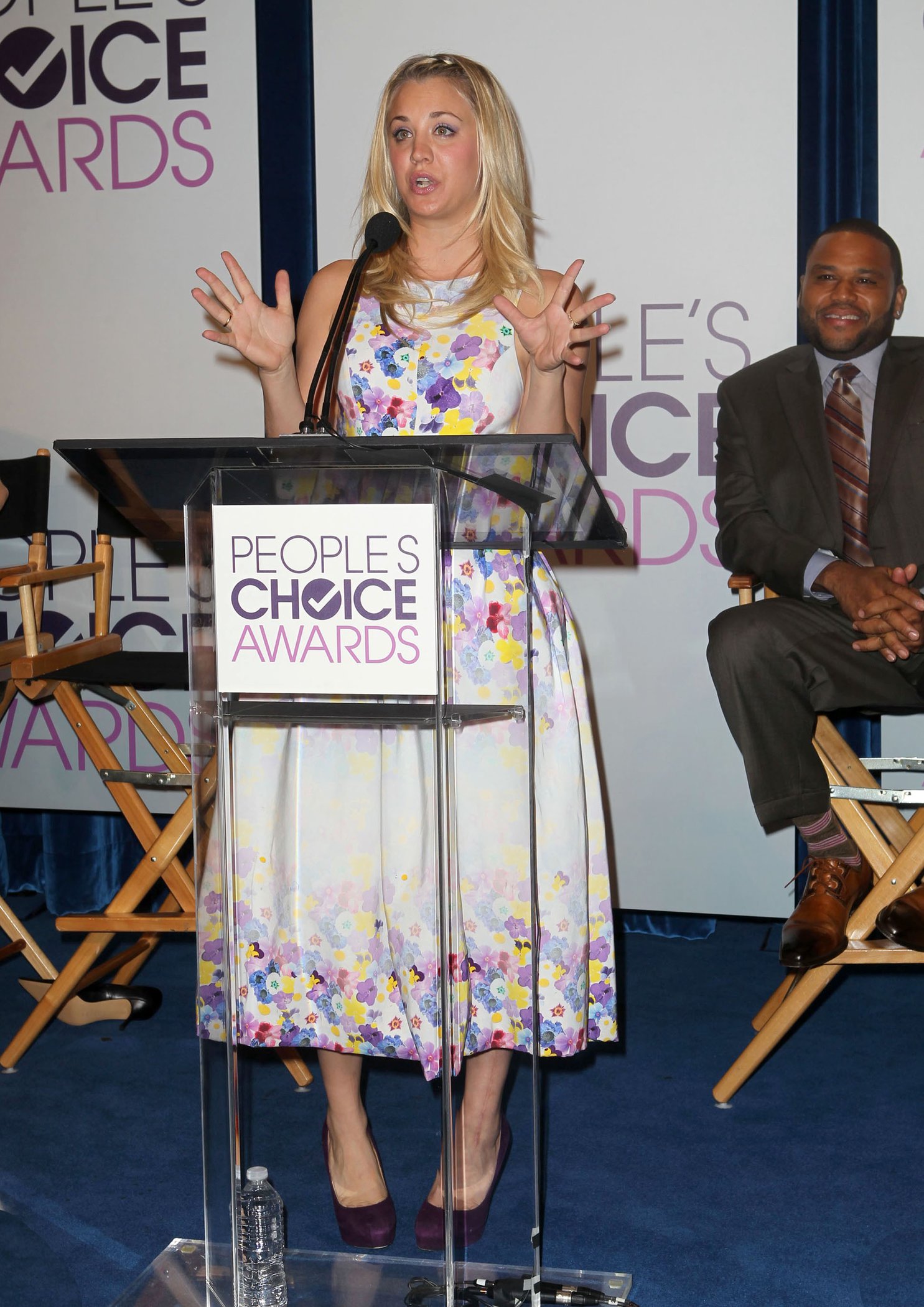 Kaley Cuoco People's Choice Awards 2013 Nomination Announcements (November 15, 2012) 